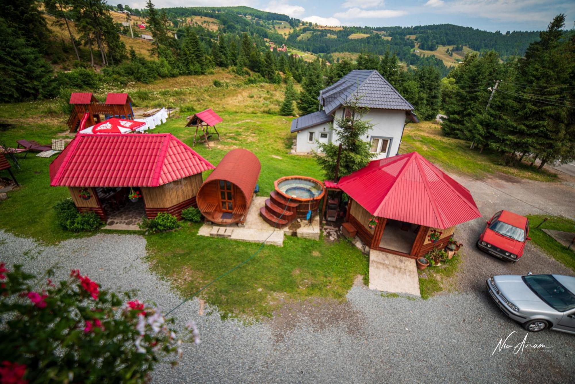Casa Binu Hotel Arieşeni Exterior foto